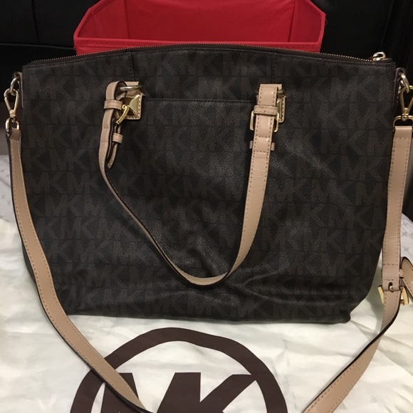 Michael Kors purse - Picture 3 of 6